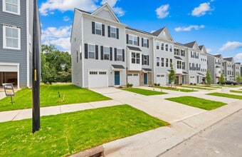 Building Photo - Room in Townhome on Beeler Ln