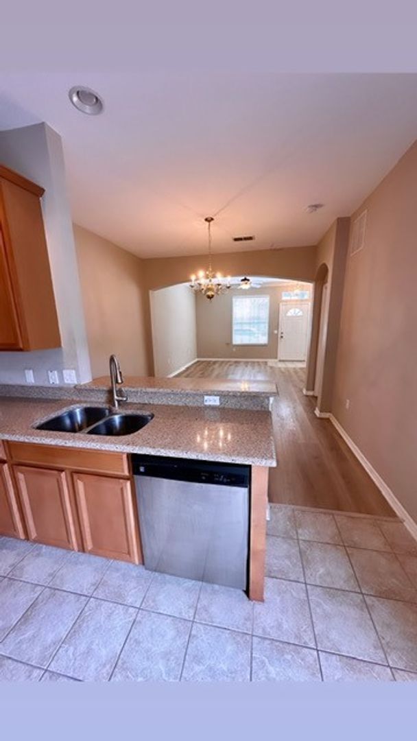 Foto del edificio - 3/2 with loft Windermere Town home in Summ...