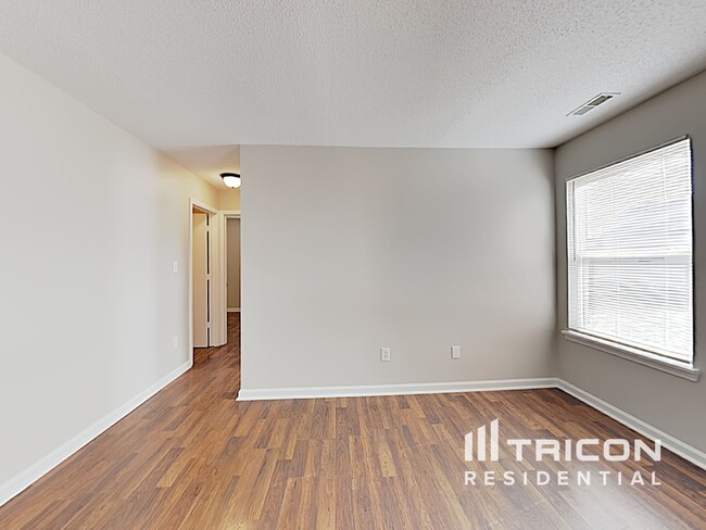 Foto del edificio - 1619 Prairieview Ln