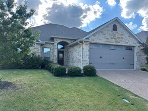 Building Photo - 1709 Fabian Dr