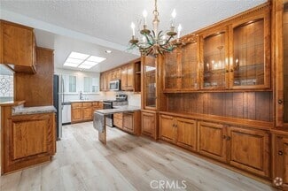 Building Photo - 669 Via Mendoza