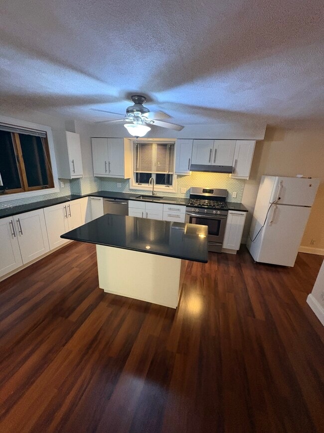 Building Photo - 60 Homer Ave