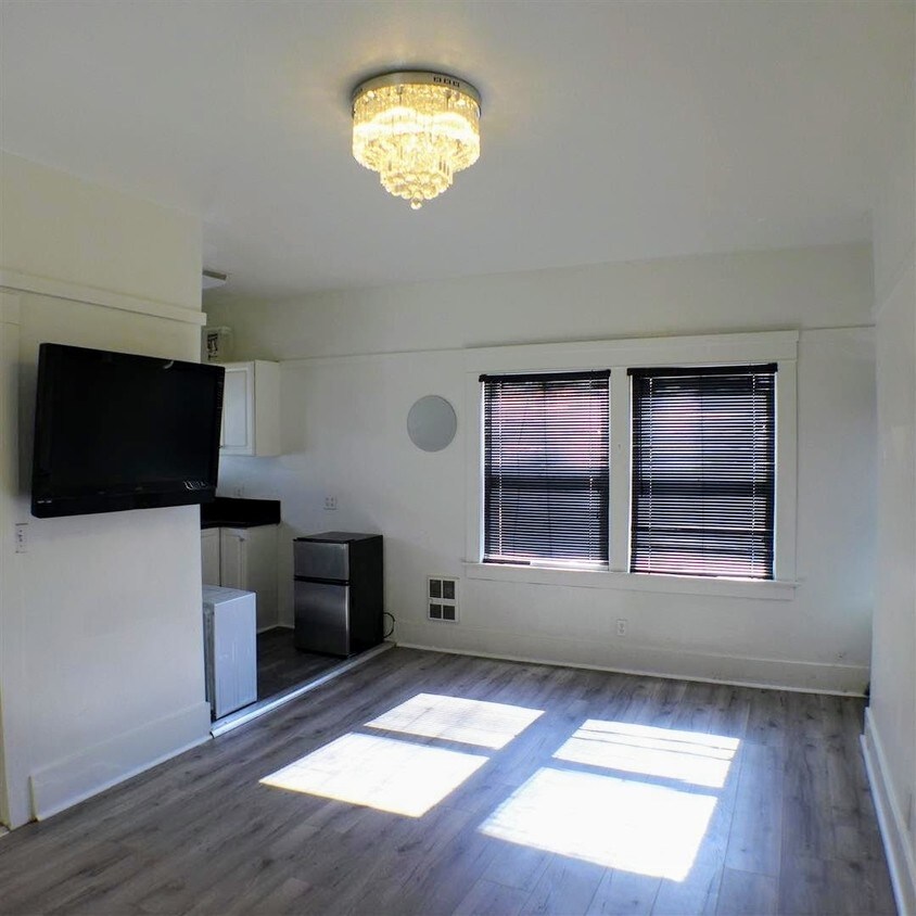 Primary Photo - 354 Chestnut Ave