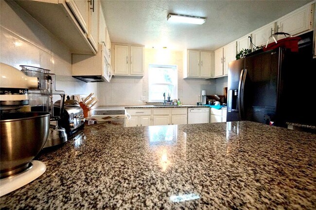 Foto del edificio - 4905 Inwood Dr