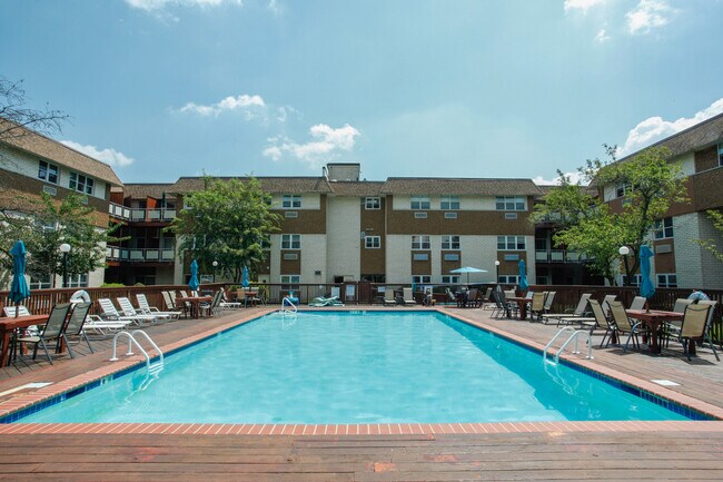 Foto del edificio - 1111 River Rd