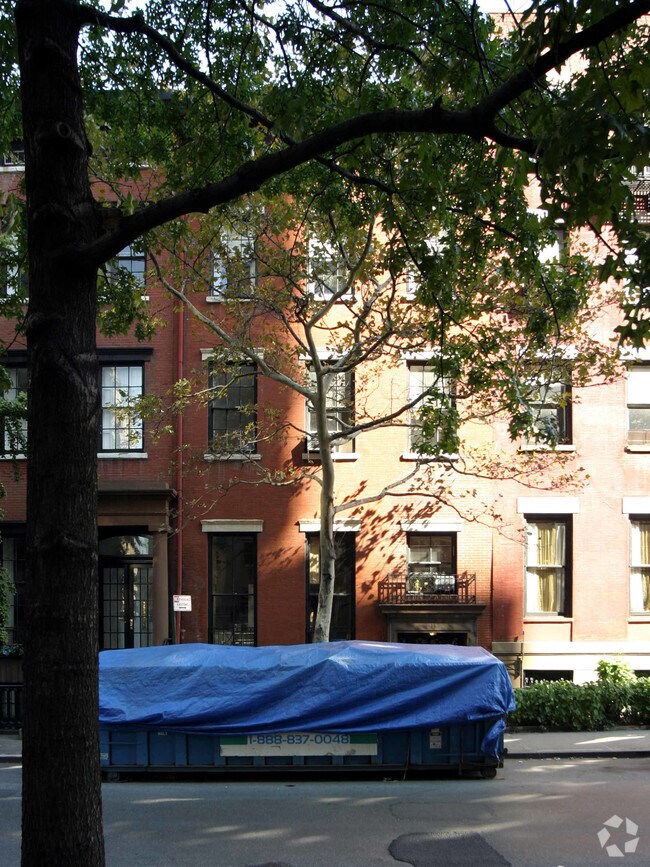 Building Photo - 13-15 E 10th St