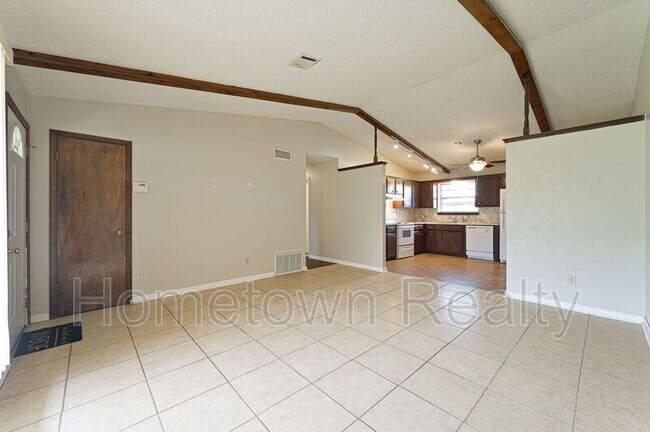 Foto del edificio - 6212 NW Ash Ave