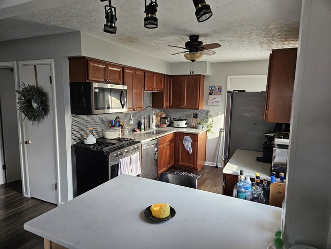 Foto del edificio - 1620 Broadview Ave