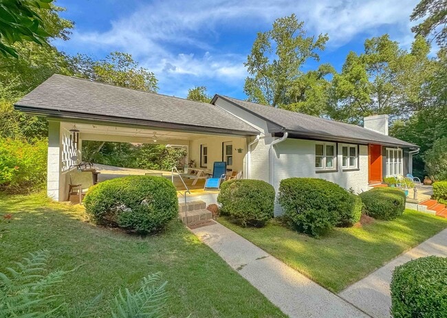 Building Photo - 1008 Dogwood Dr