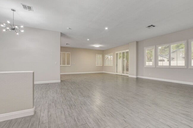 Foto del edificio - 4 bedroom, 3-bath home with a Pool!