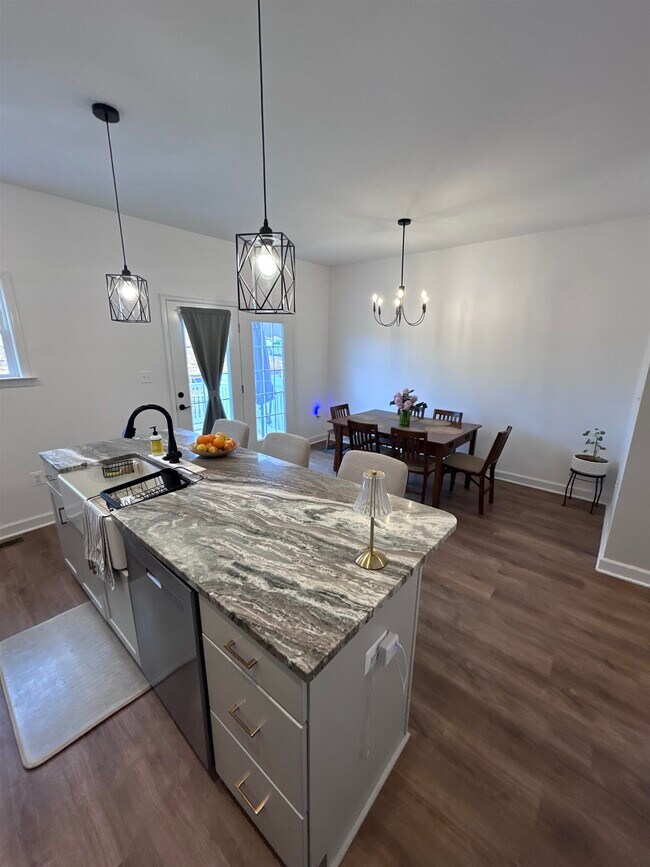 Foto del edificio - 1441 DERBY Dr