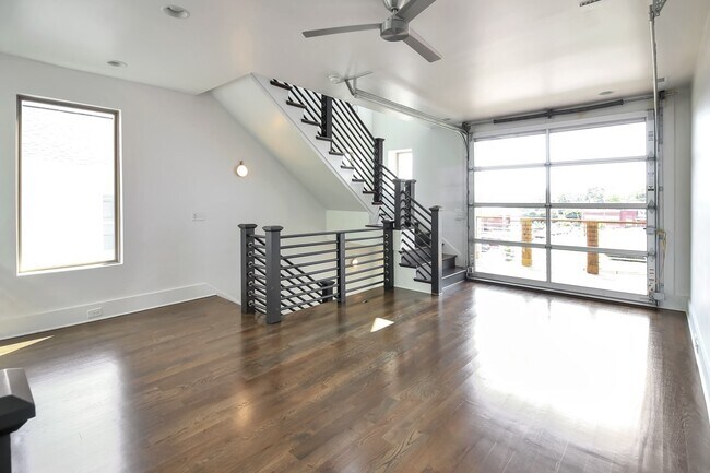 Foto del edificio - 156 Rains Ave
