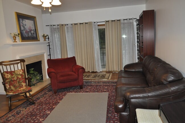 Living room - 5 Players Club Dr