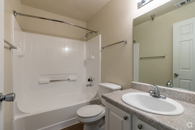 1 BR, 1 BA - 724 SF - Royal Palms