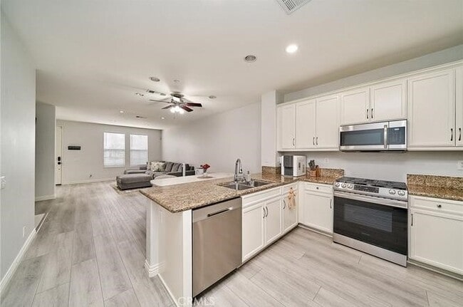 Building Photo - 12573 Montaivo Ln