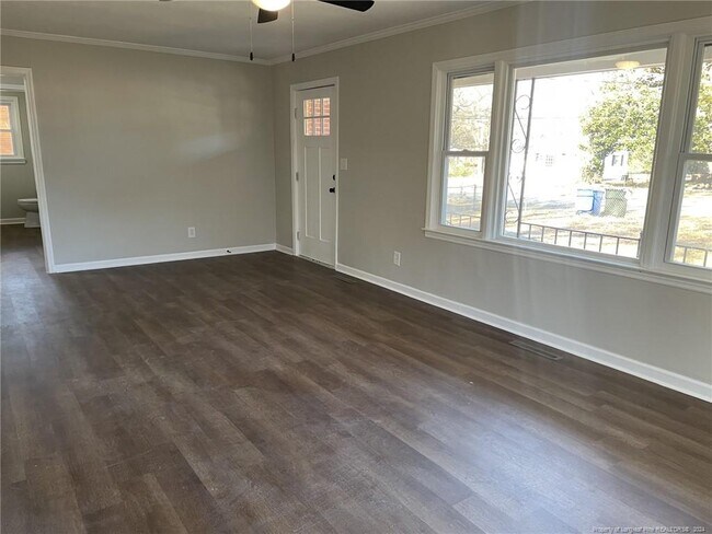 Foto del edificio - 5303 Birch Rd