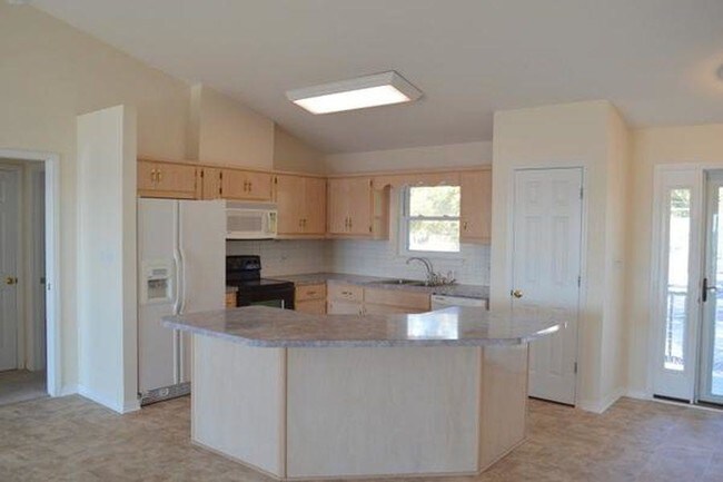 Building Photo - 5259 Soundside Dr