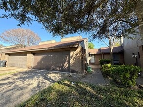 Building Photo - 2810 Stewart Dr