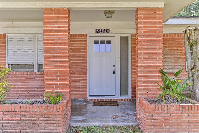 Foto del edificio - 2920 Heron Dr