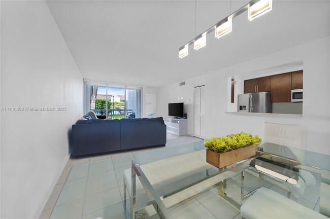 Foto del edificio - 4726 NW 97th Ct