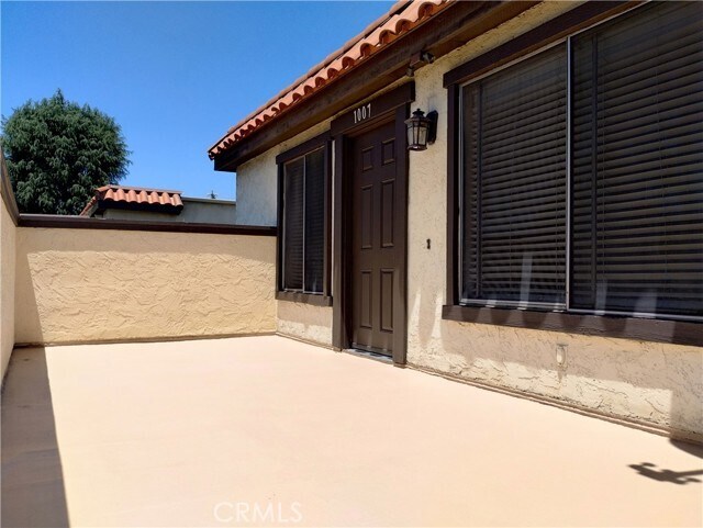 Building Photo - 1007 Cabrillo Dr