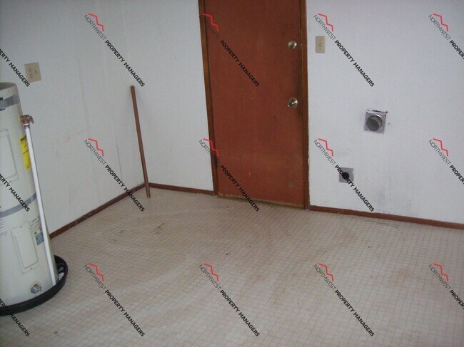 Foto del edificio - STATUS: AVAILABLE  | R13A | $1495