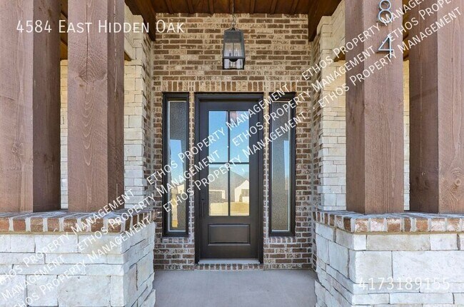 Foto del edificio - 4584 E Hidden Oak St