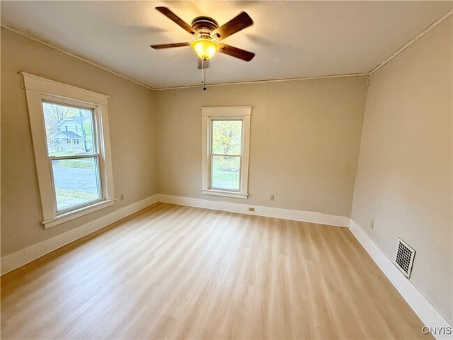 Foto del edificio - 440 S Hamilton St