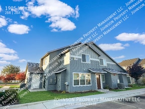 Building Photo - 1905 W Bella Ln