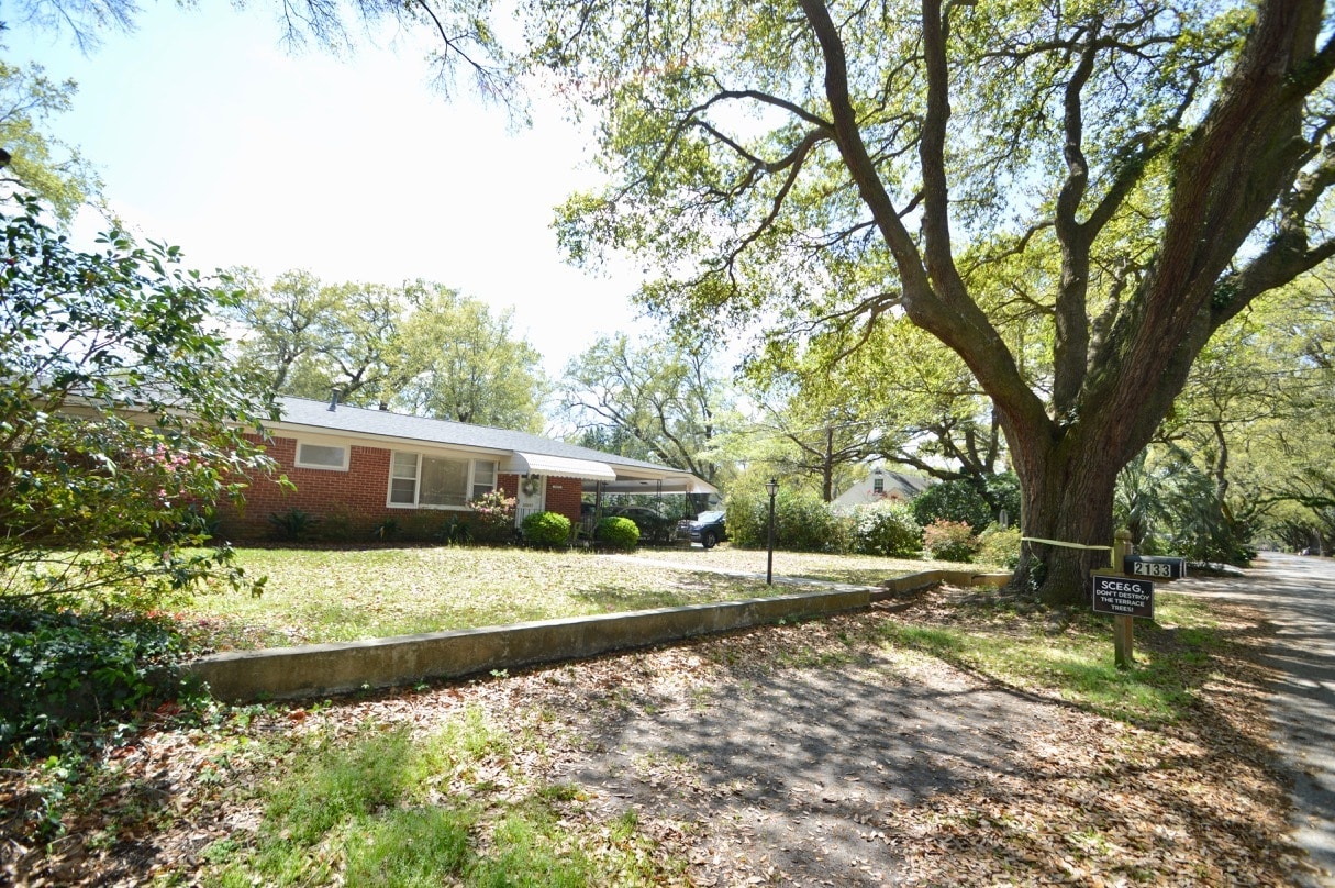 Primary Photo - 2133 Wappoo Dr