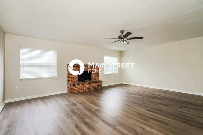 Foto del edificio - 4 Bedroom Pet-Friendly Home in ORLANDO, FL with Main Street Renewal