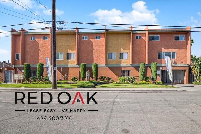 Foto del edificio - 21833 Verne Ave