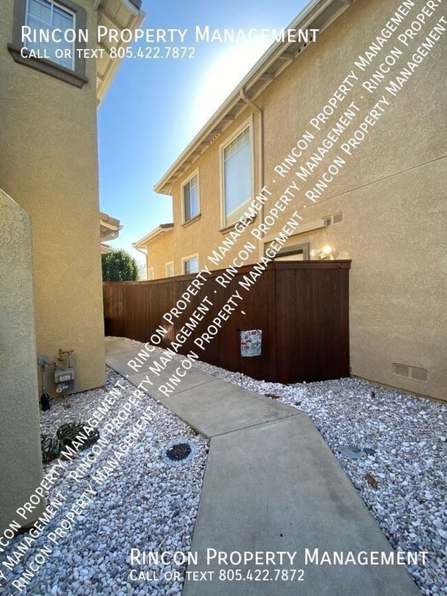 Building Photo - 2124 Avila Pl