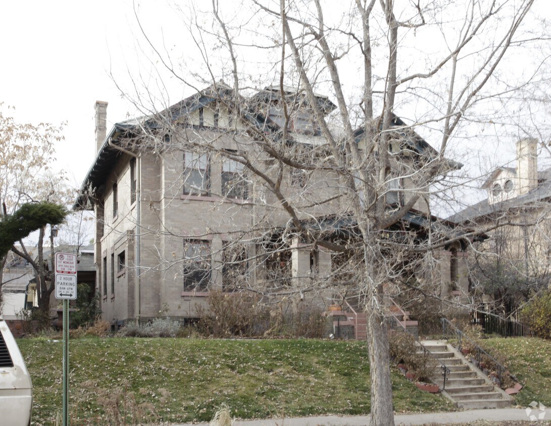 Building Photo - 939 Pearl St