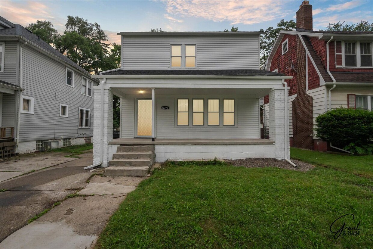 Primary Photo - $1,300/month - 3 Bed 1 Bath SECTION 8 ONLY