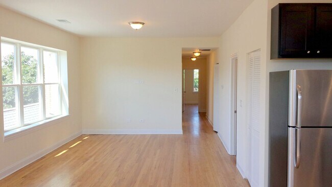 Foto del edificio - 2645 N Fairfield Ave