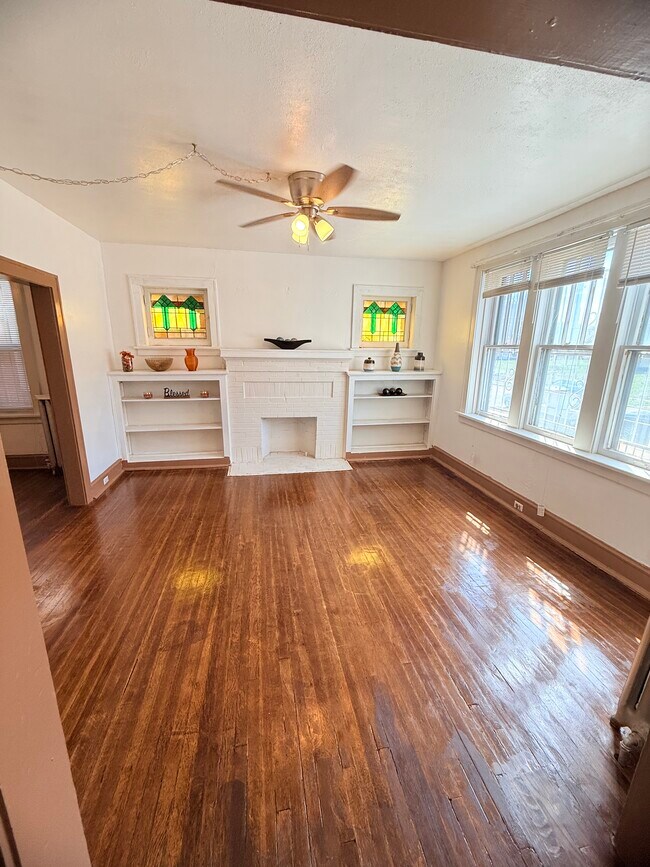 Sala de estar - 5155 Northland Ave