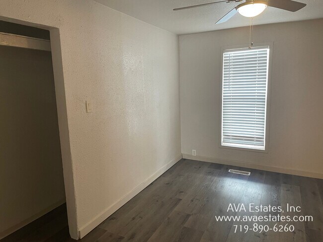 Foto del edificio - 901 W 17th St