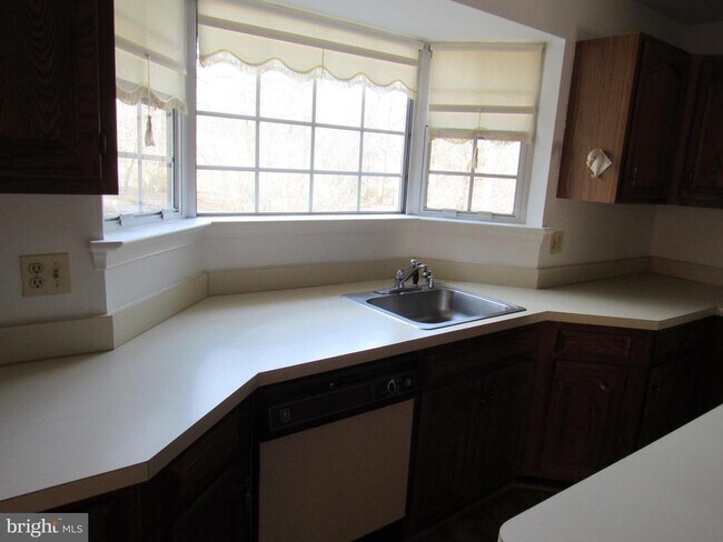 Building Photo - 13704 Primrose Ct