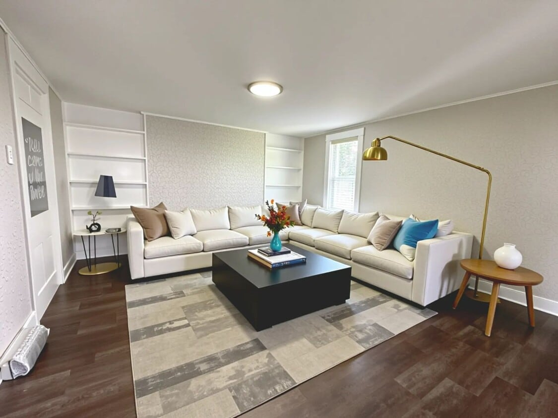 Primary Photo - 125 Emig St