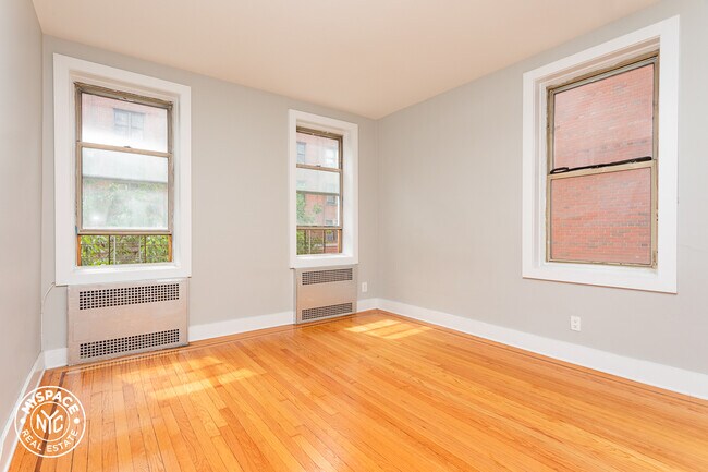 Building Photo - 111 E 21st St