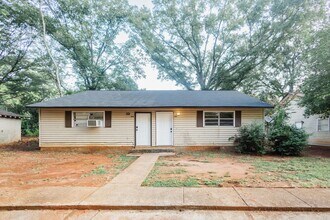 Building Photo - 1013 W Slaton Ave
