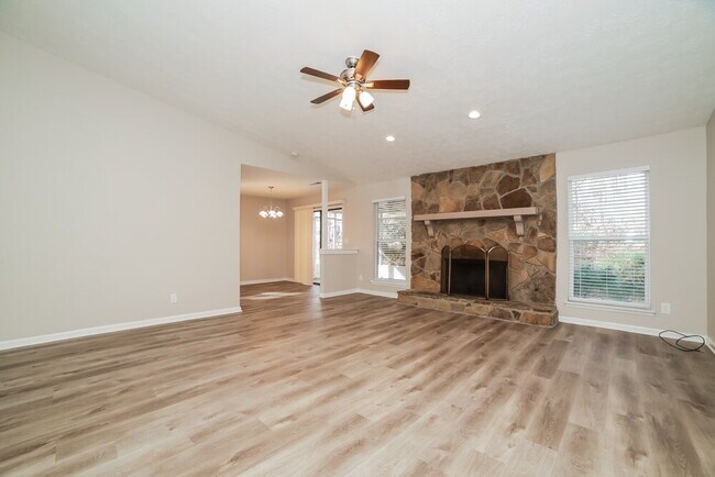 Foto del edificio - 4749 Jamerson Forest Cir