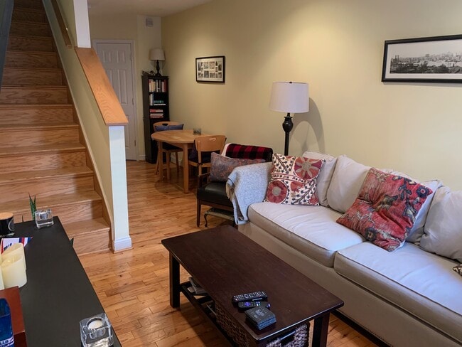 Living Room - 18 S Castle St