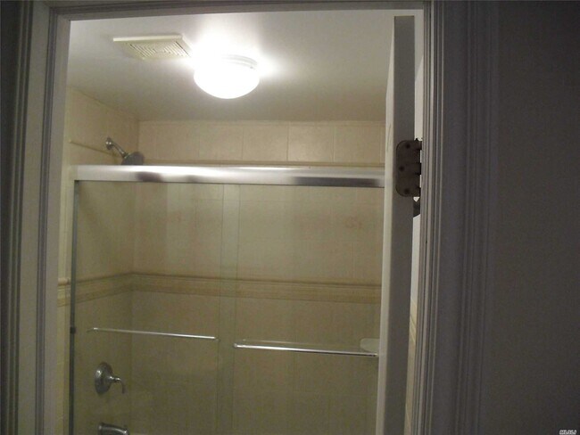 Foto del edificio - 60-28 60th Pl