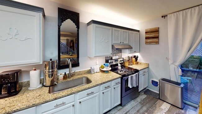 Foto del edificio - 6616 Piedras Blanco Dr