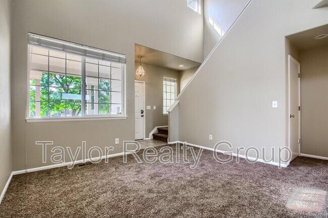 Foto del edificio - 5961 Thistle Ridge Ave