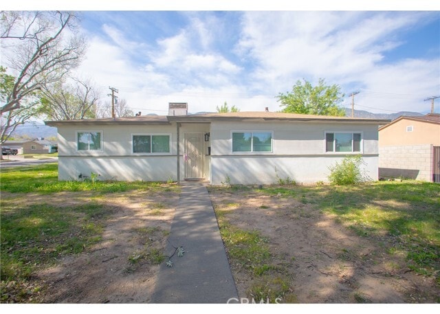 Building Photo - 496 W 48th St