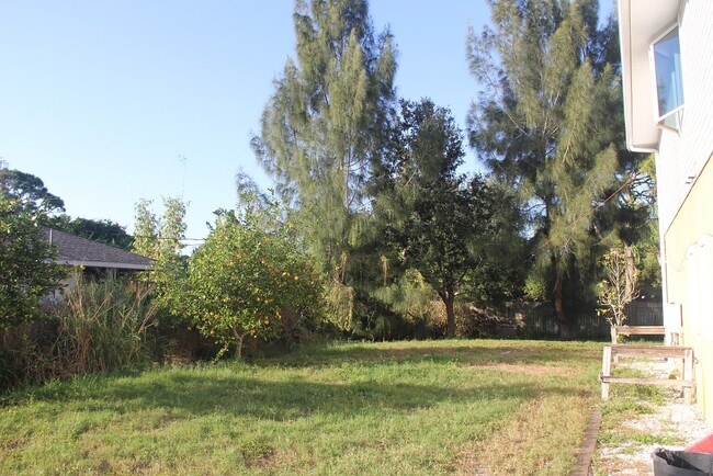 Fenced In Yard - 308 Holly Rd