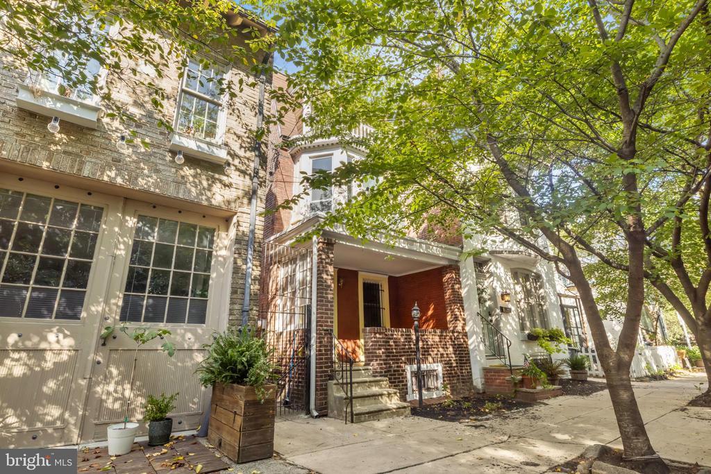 Primary Photo - 925 S 46th St